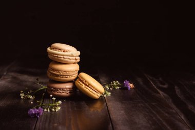 Ahşap tablo, kopya alanı lezzetli macaroons