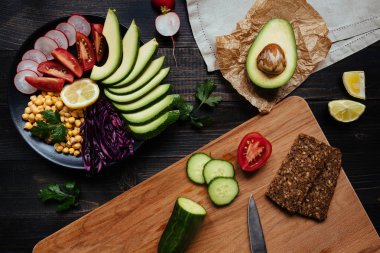 Nohut ve sebze ile sağlıklı yemek. Sağlıklı gıda kavramı. Vegan gıda. Vejetaryen diyet