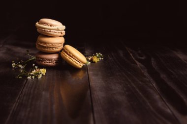 Ahşap tablo, kopya alanı lezzetli macaroons