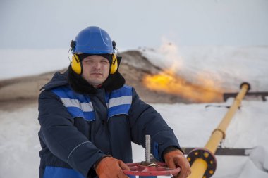 Operatör teknoloji uzmanı, üretim gaz, gaz kuyuları teknoloji modu hakkında.