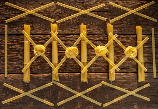 Pasta Posta Con Segni Geometrici Fondo Ligneo — Foto Stock