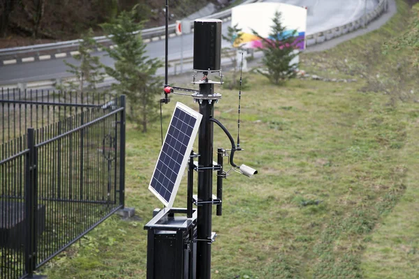 Telecamera Sorveglianza Esterna Autonoma Indipendente Dall Energia Con Sistema Ricarica — Foto Stock