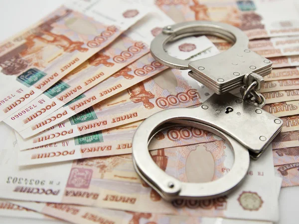 Steel Handcuffs Background Russian Five Thousandth Banknotes — Stock Photo, Image