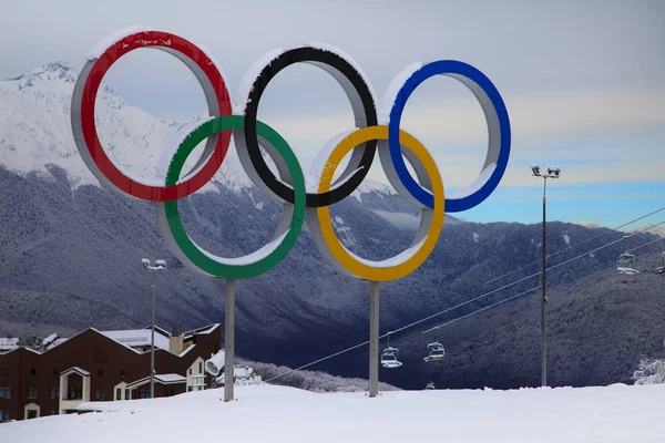 Krasnaya Polyana Sochi Ryssland December 2017 Olympiska Ringarna Bakgrunden Snö — Stockfoto