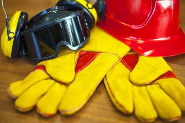 İş güvenliği ve sağlığı kavramı. Maske Kaynakçı tekrar