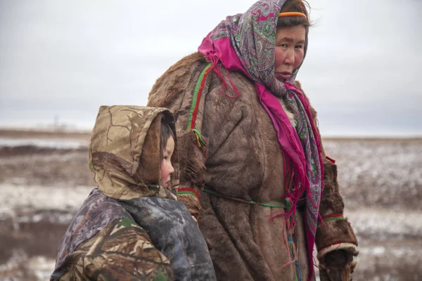 Der äußerste Norden, der Yamal, die Vergangenheit der Nenets, die Behausungen — Stockfoto