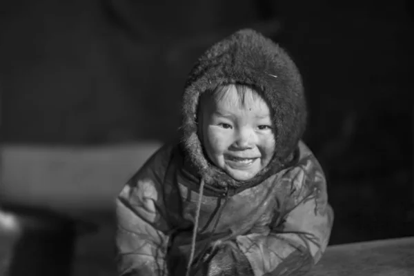 The extreme north, Yamal, the pasture of Nenets people, children