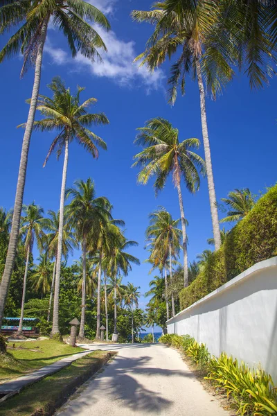 Racha (raya) resort island in der nähe von phuket island, thailand in einer summe — Stockfoto