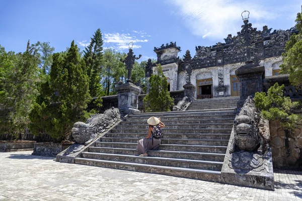 Grab des khai dinh, es wurde für den Nguyen-Kaiser khai dinh erbaut — Stockfoto