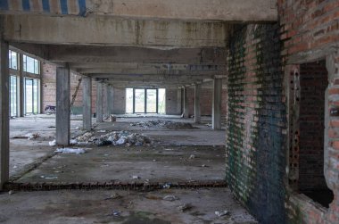 Terk edilmiş Boş Oda, harabe bina, kırık camlı oda,