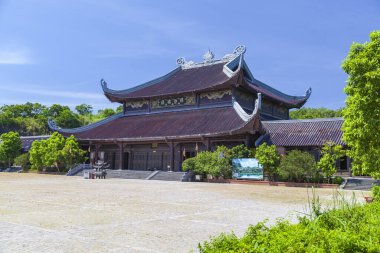 Ninh Binh, Vietnam- 22 Haziran 2019: Bai Dinh Pagoda - Ninh Binh, Vietnam 'da büyük ve güzel bir tapınak kompleksi