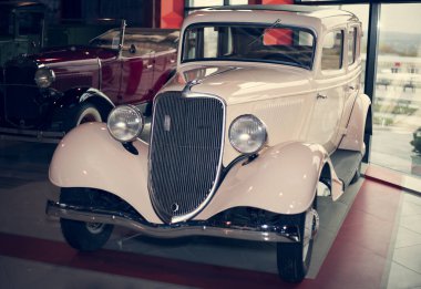 Rusya, Kamensk Shakhtinsky - 13 Ekim 2017: Müzesi SSCB, eski arabalar.