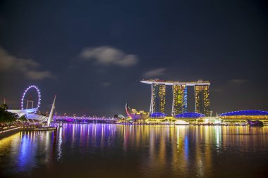 Singapur, Singapur 4 Eylül 2019: Singapur şehir merkezi, Sentosa Pandemic Lunaparkı 2020