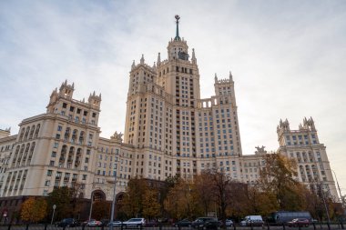Moskova, Rusya, 16 Ekim 2018: Moskova Merkezi, Kotelnicheskaya Embankment 'teki Stalin gökdelenine bakış.