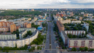 Rostov-on-Don, Rusya, 24 Mayıs 2020 Rostov-on-Don hava görüntüsü. Don, Voroshilovsky Bölgesi, Kozmonot Bulvarı 'ndaki Rostov şehrinin Panoraması