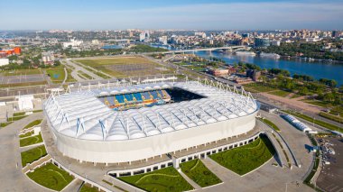 Rusya, Rostov-on-Don, 25 Mayıs 2020: Rostov-on-Don 'un merkezi kısmının panoramik görüntüsü. Stadyum, hava manzarası, Don nehri..
