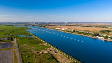 Rostov-on-Don şehrinin kürek kanalı üzerinde hava manzarası