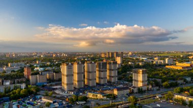 Rostov-on-Don, Rusya, 26 Mayıs 2020 Rostov-on-Don hava görüntüsü. Don, Nansen Caddesi 'ndeki Rostov şehrinin panoraması. Yeni apartmanlar.