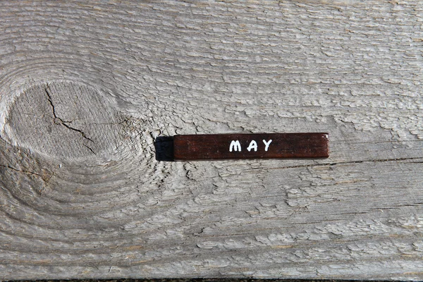 Eski tahta ayın adıyla tahta küp. Mayıs