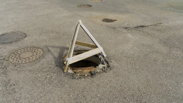 Kanalizasyon kapağı şehir