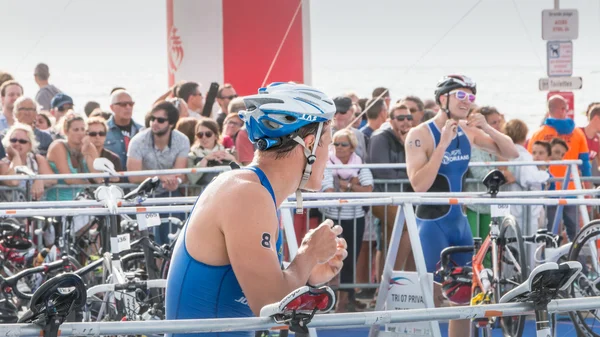 Sudan çıktıktan sonra sporcular kendi yarış bisiklet almak