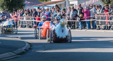 Sürücüler için geleneksel bir yarış araba pedal