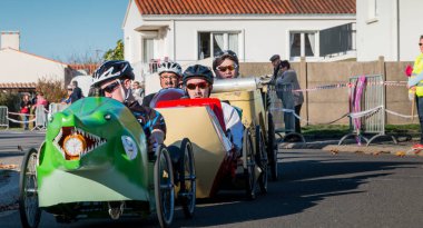 Sürücüler için geleneksel bir yarış araba pedal