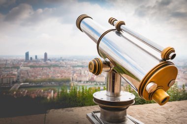 Lyon, Fransa şehir doğru yönetmen teleskop