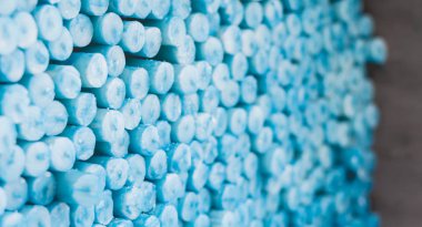 dua için mavi mum satmak için dini symb LOURDES'de yığılmış