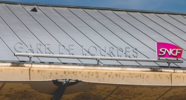 Lourdes, Fransa'nın Sncf istasyonuna iz yakın çekim