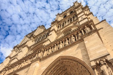 Notre-Dame Katedrali mimarisinin ayrıntılı