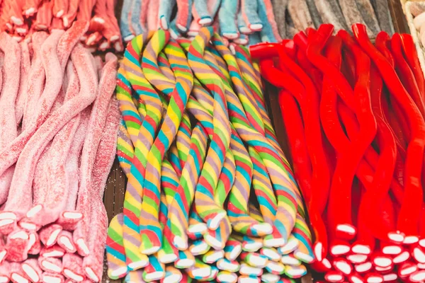 şeker sokakta tüm renklerin görünümünü