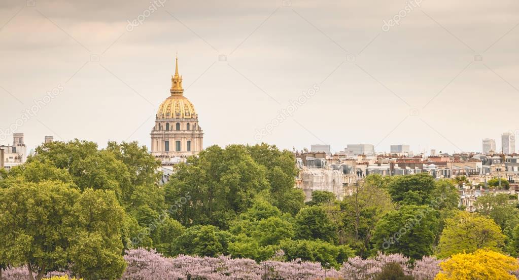 view of the roofs of the Invalides monument from the Place du Tr