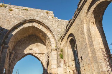 Antik kapıları Saint Emilion şehir kalıntıları