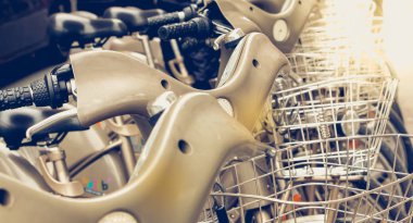 Paris 'te Velib bir sıra yakın, halka açık Bisiklet Kiralama