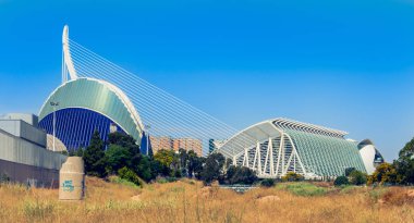 Dış görünüm agoranın th ortasında modern bir binada