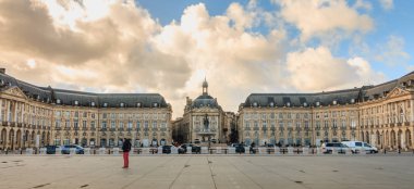 ünlü Place de la Bourse mimari detay