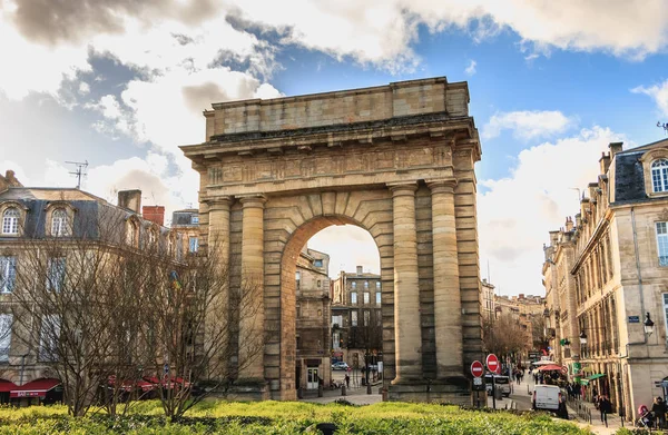Dettaglio architettonico della Porta della Borgogna a Bordeaux — Foto Stock