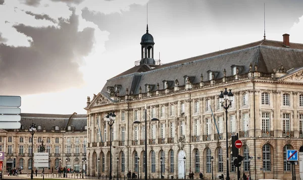 Архітектурні деталі відомі місця de la Bourse — стокове фото