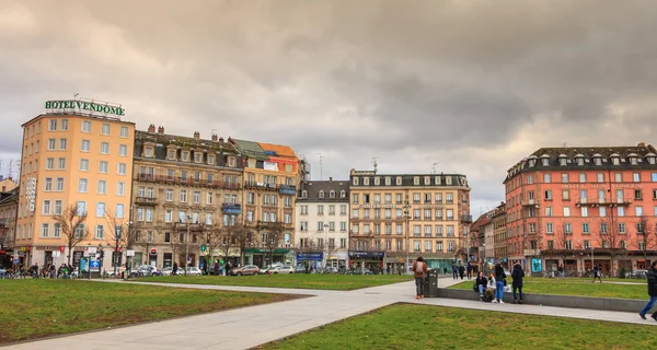 Atmosferę ulicy na placu dworca kolejowego w Strasburgu — Zdjęcie stockowe