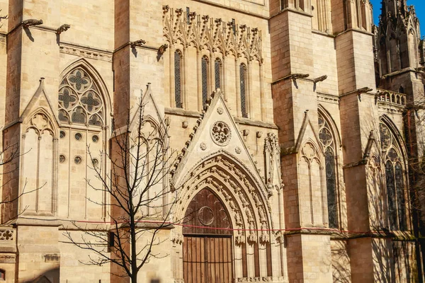 Architectural detail of the Cathedral Saint Andre de Bordeaux — Stock Photo, Image