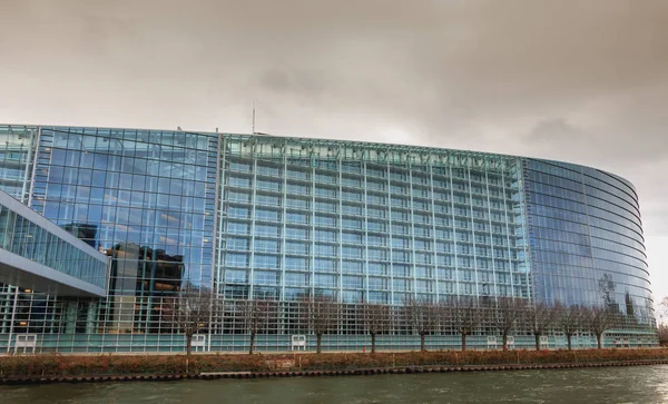 Louise Weiss Binası koltuğun PA mimari detay