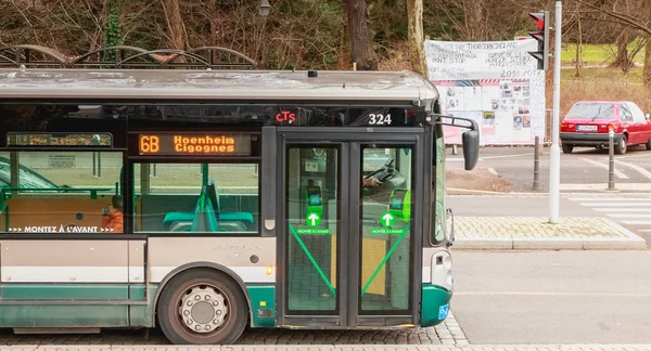 Autobus firmy transportu publicznego Strasbourg — Zdjęcie stockowe