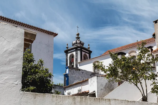 Portekiz 'in ölüm ilanlarında tipik küçük evlerin mimari detayları — Stok fotoğraf