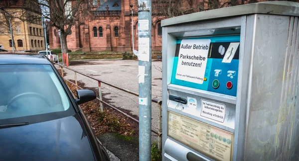 Compteur de stationnement décomposé en allemand — Photo