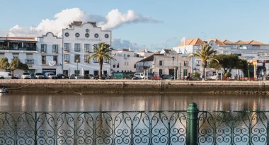 Tarihi şehir merkezinde tipik bir ev mimarisi detayı