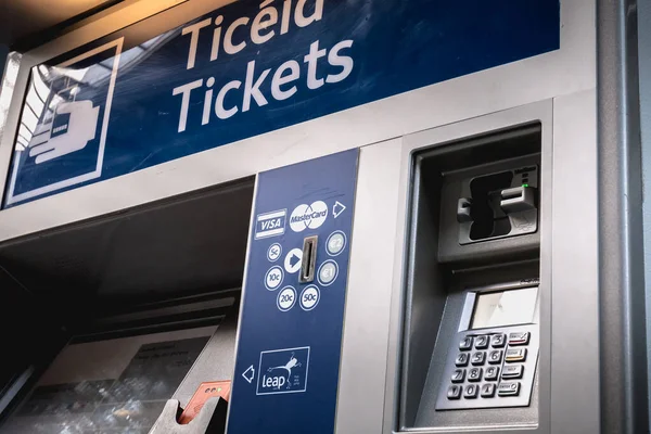 Distributeur automatique de billets à la gare Connolly DART — Photo