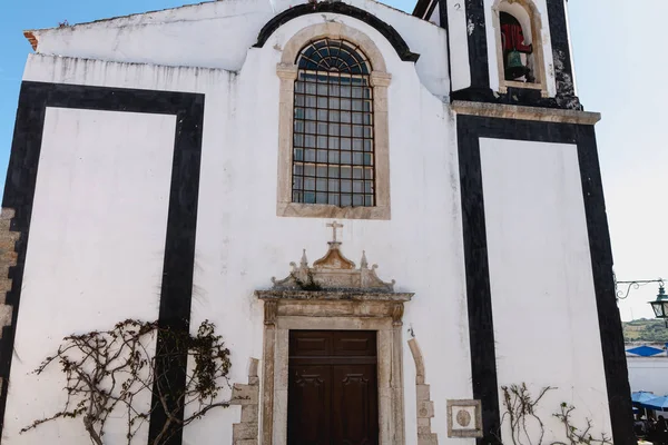 Detalle arquitectónico de la Iglesia de San Pedro en Obidos — Foto de Stock