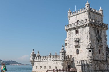Lizbon, Portekiz - 7 Mayıs 2018: Belem kulesinin mimari ayrıntıları (torre de Belem) bir bahar günü