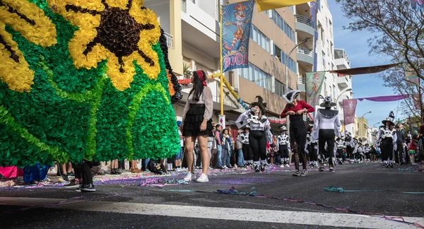 Loulé Portugal Fevereiro 2020 Dançarinos Desfilando Rua Frente Público Desfile — Fotografia de Stock